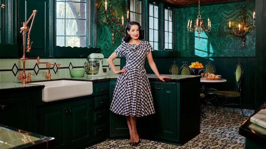 La residencia maximalista de Dita Von Teese.