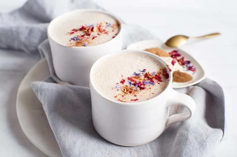 10 bebidas calientes invernales para disfrutar cuando te has cansado del té y el café