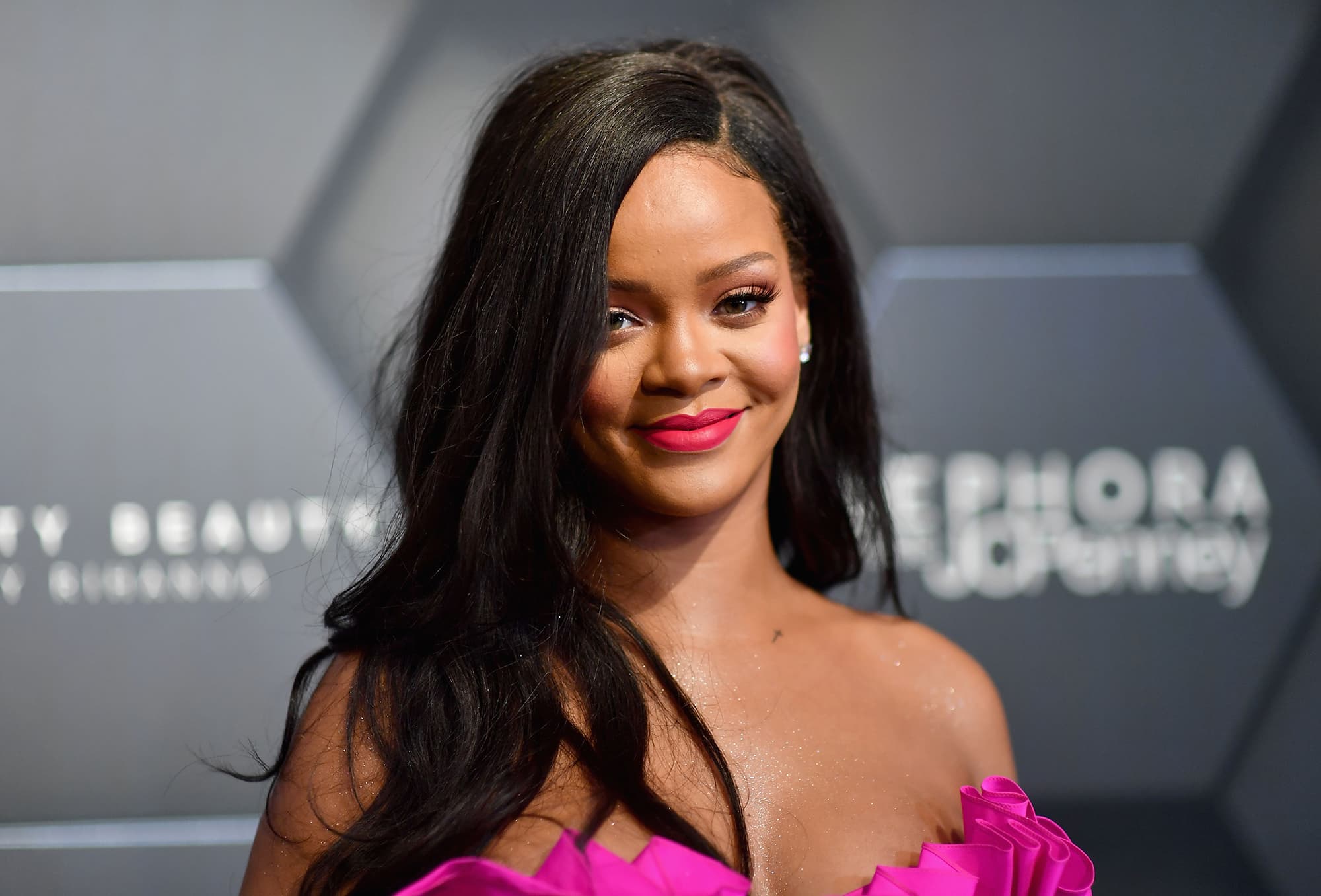 9 datos que siempre has querido conocer sobre Rihanna.