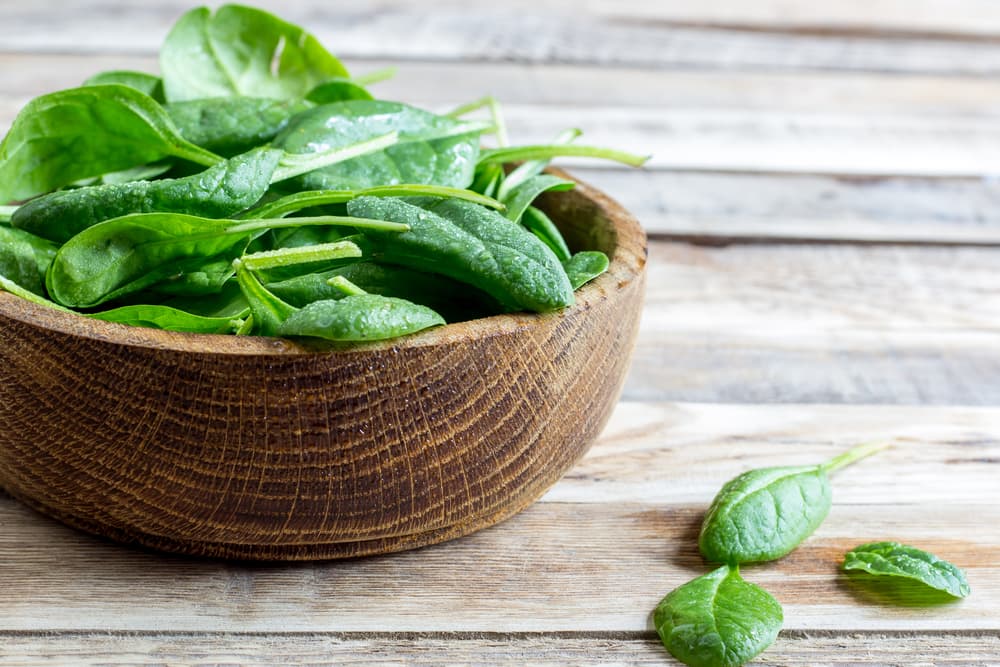 Alimentos esenciales para mantener un cabello y uñas saludables.