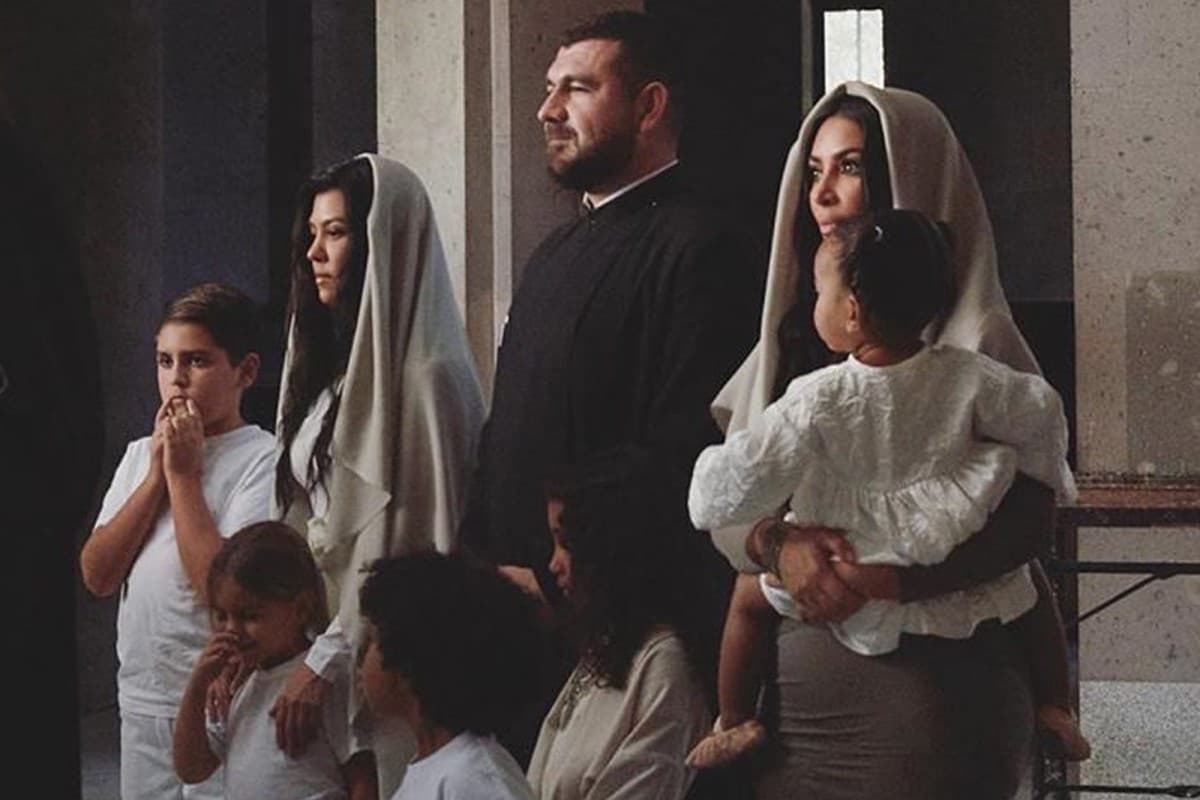 Kim Kardashian y sus hijos recibieron el sacramento del bautismo en una iglesia armenia.