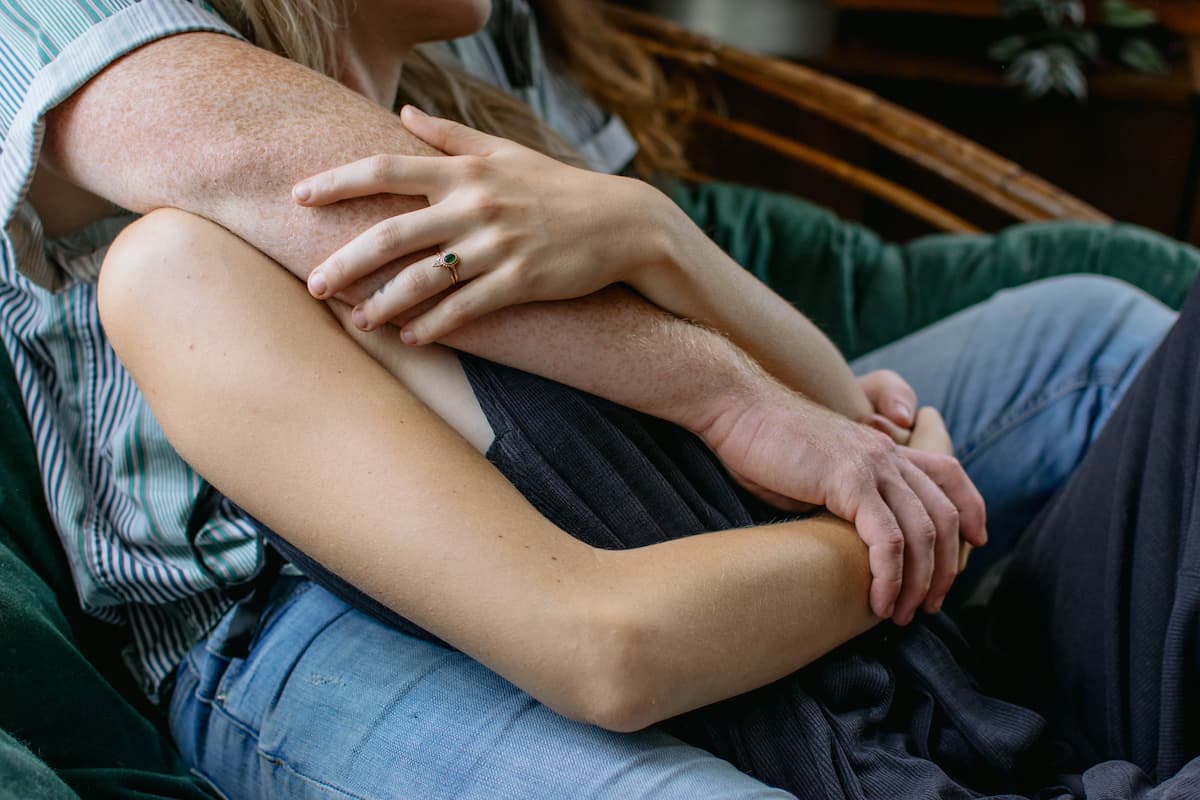 No dejes escapar a un hombre que realiza estas 9 acciones.