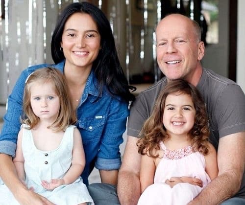 Celebridades mayores de 50 que prueban que siempre es un buen momento para ser padres.