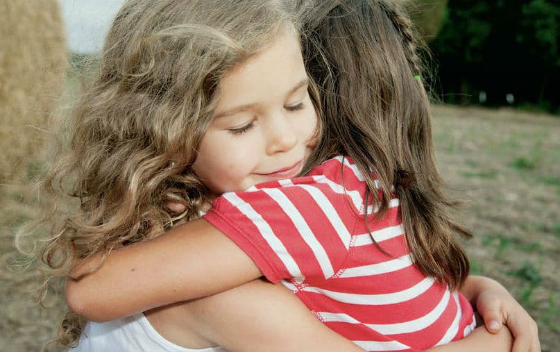 12 recomendaciones para ayudar a tu hijo a convertirse en un amigo ejemplar