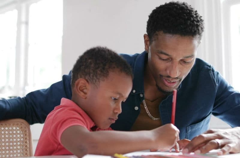 10 indicios de que no estás preparado para salir con un padre soltero