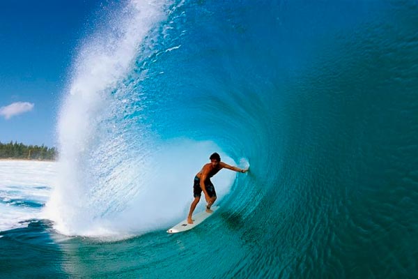 destinos locos para surfear