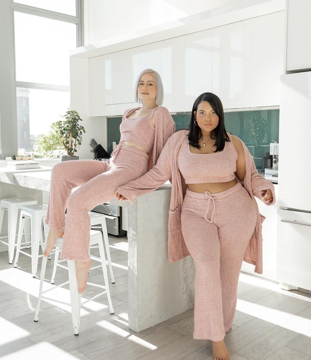 Body Positive Denise Mercedes y María Castellanos |: Vístete para impresionar. dos amigas demuestran que el estilo brilla en todos los cuerpos | Herbeauty:
