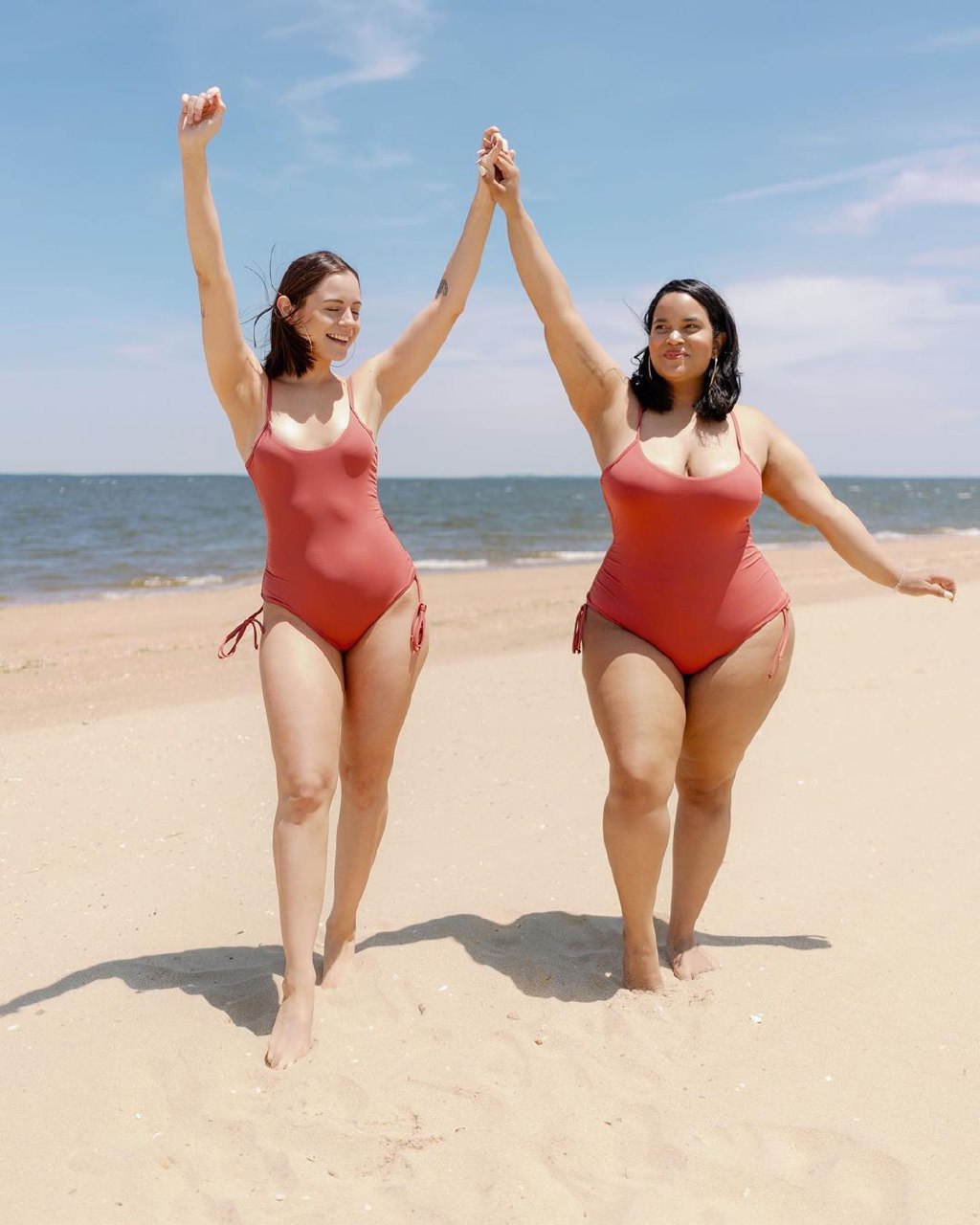 Body Positive Denise Mercedes y María Castellanos |: Vístete para impresionar. dos amigas demuestran que el estilo brilla en todos los cuerpos | Herbeauty: