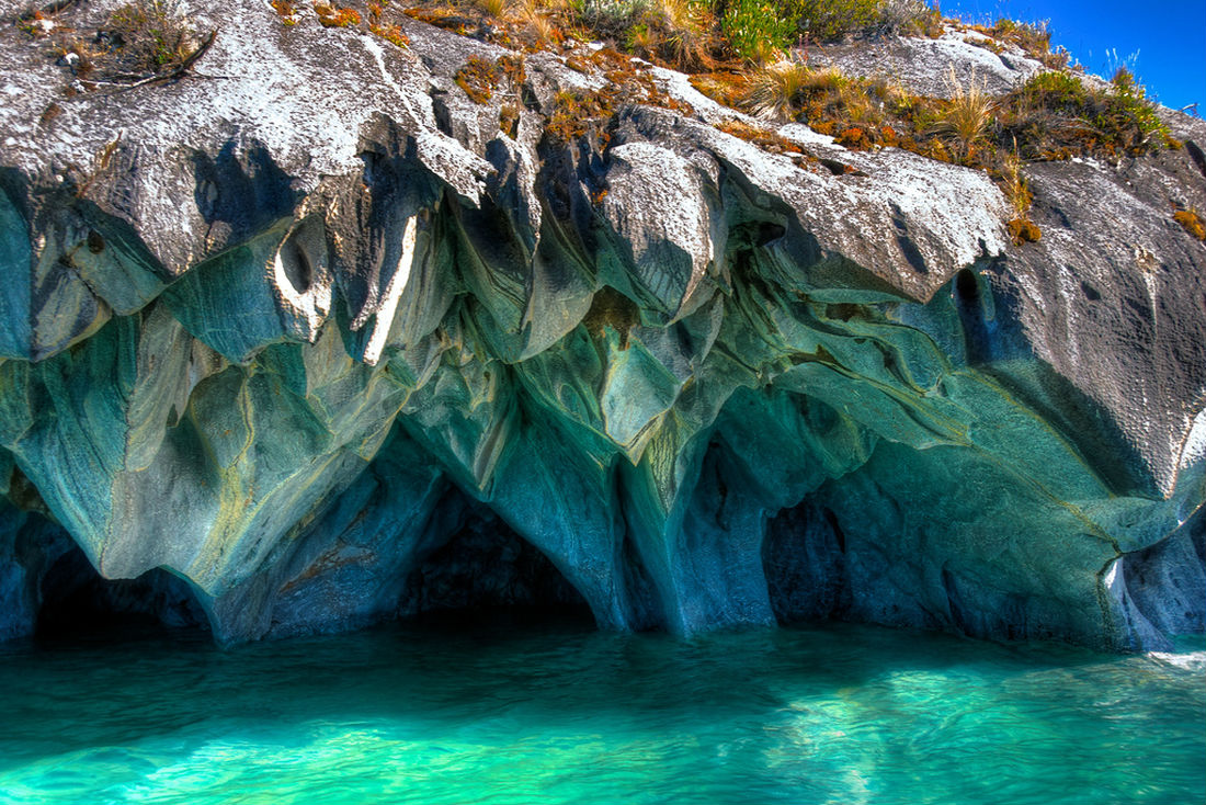 Cuevas de mármol chileno de 3 patiajos