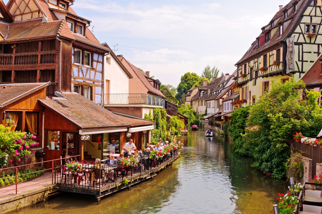 Small Cities-World-World-Fence -33