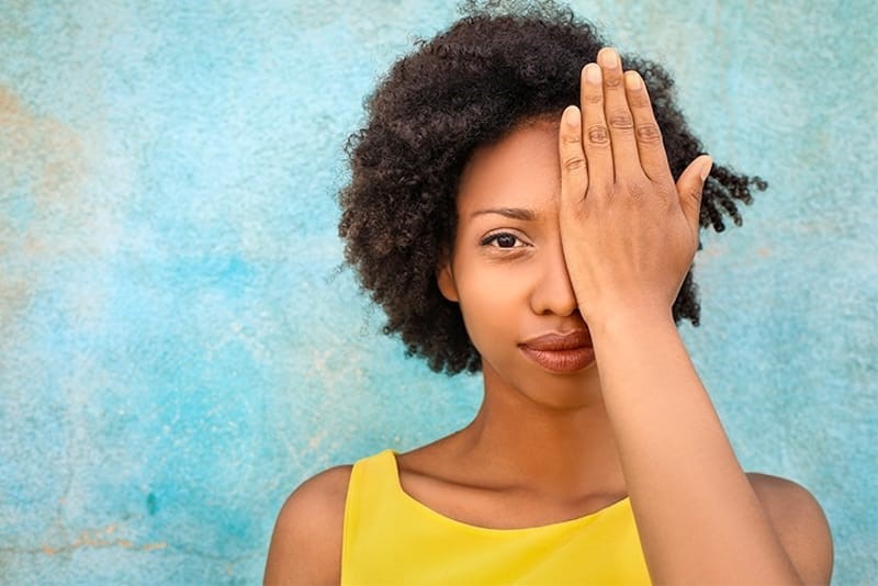 Todos tienen un lugar ciego | 6 Datos interesantes sobre el ojo humano | Bayas cerebrales