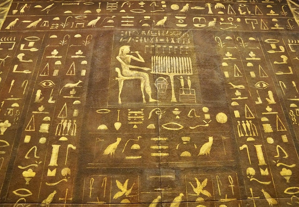 Solo los textos más importantes se escribieron en jeroglíficos | 8 Hecho asombroso sobre el antiguo Egipto | Bayas cerebrales