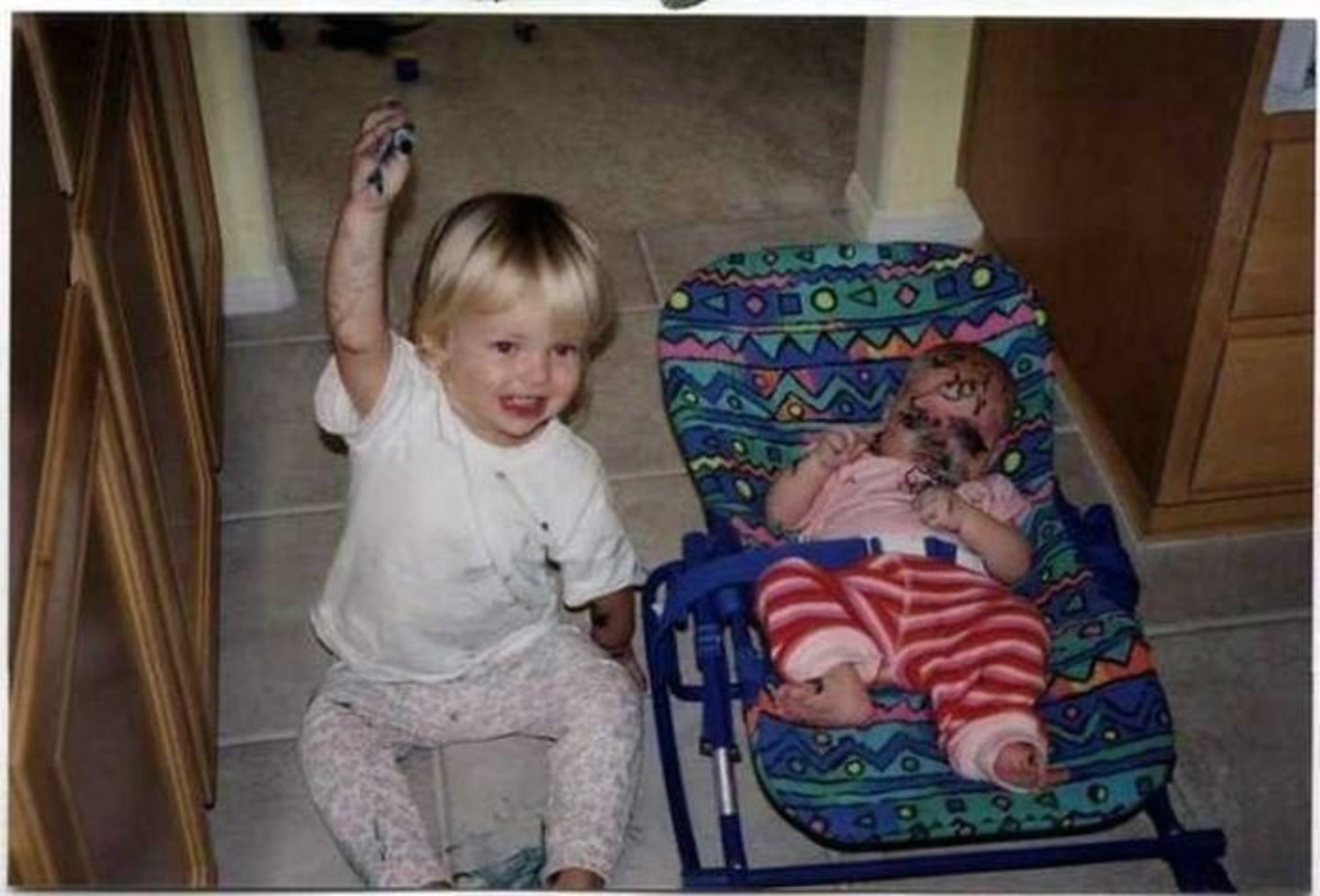 A los niños les encanta conseguir un desastre, tratarlo. 15 años