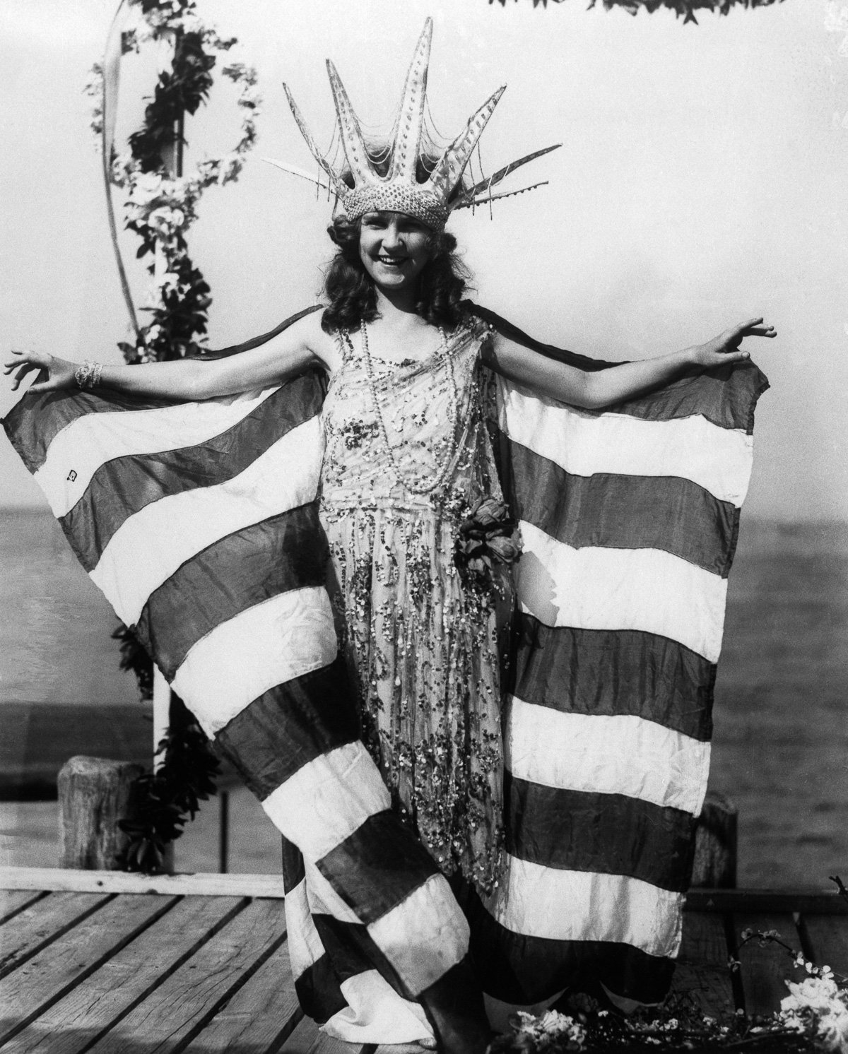 06 de septiembre de 1922, Atlantic City, Nueva Jersey Jersey, EE. UU. - Título original, Miss Margaret Gorman - Miss America - Día de apertura del muelle de clubes. --- Imagen © Bettmann / Corbis