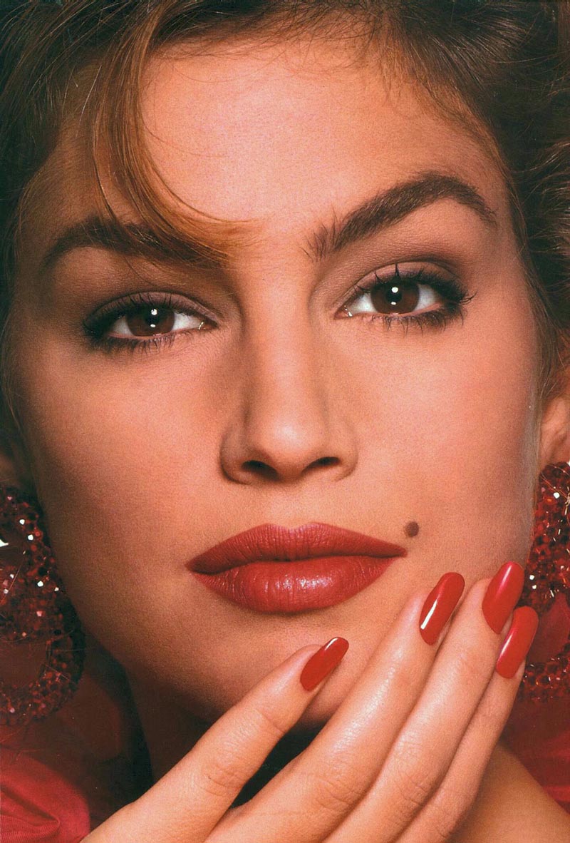 Famoso-Body-08- Cindy-Crawford-Mole
