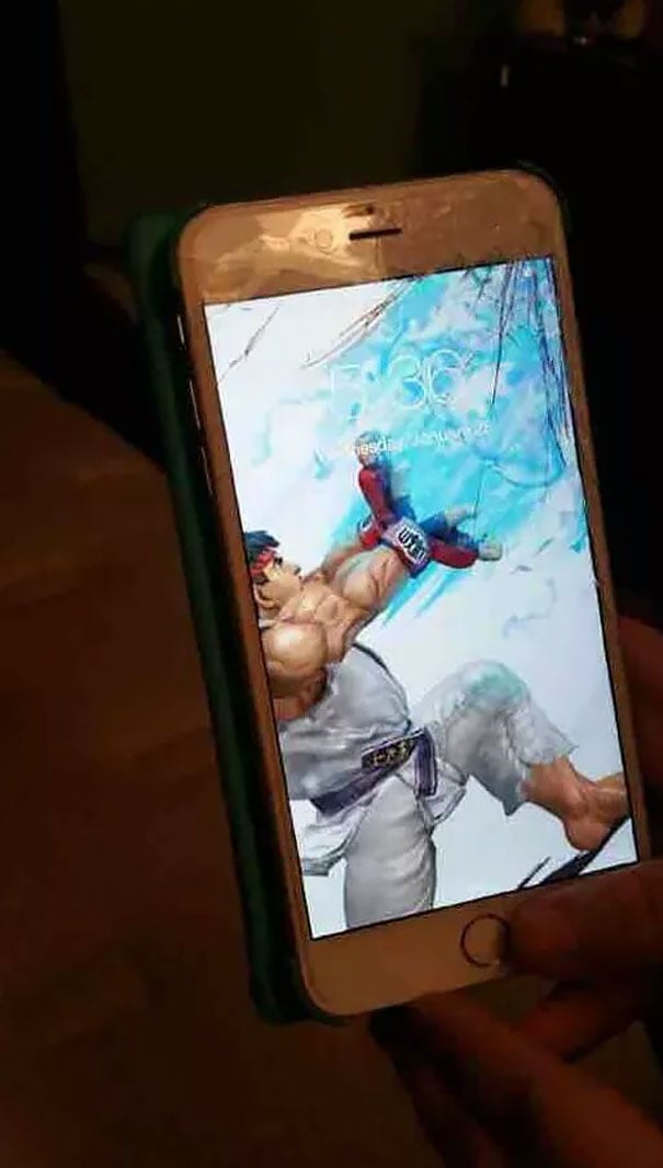 Creative-Wallpapers-to-cober-up-cracked-screen-14