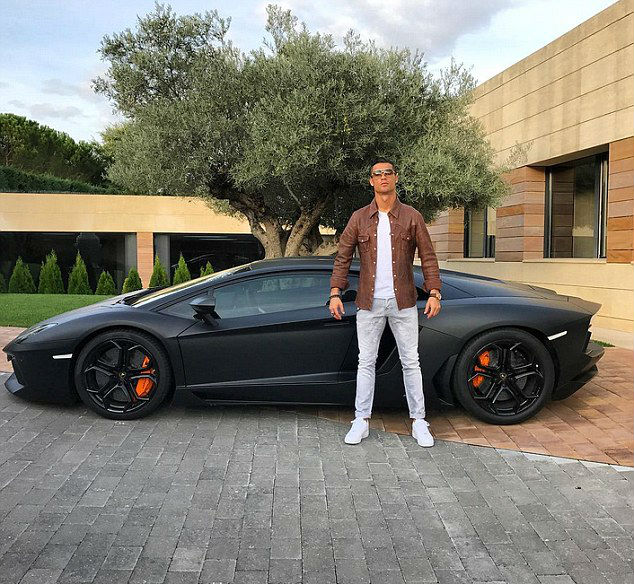 Cristiano-Ronaldo-Is-Best-Photoshop-Model -201