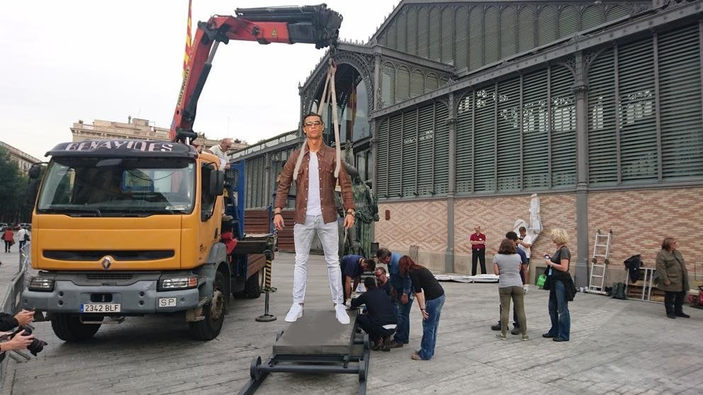 Cristiano-Ronaldo-is-the-Folohop-Model-IDE-18
