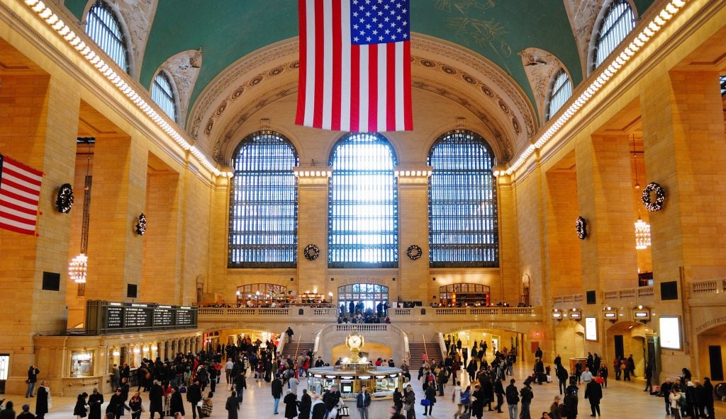 Grand Central Terminal, Nueva York dentro | Las estaciones más importantes del tren más importante del mundo | Bayas cerebrales