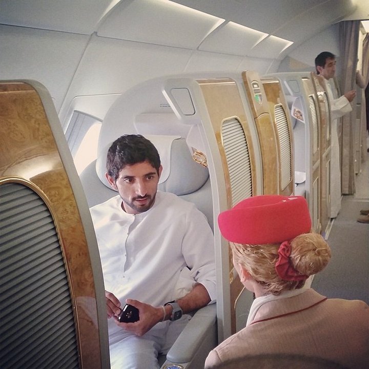 Reunión-Reallife-Aladdin-Crown-Prince-of-Dubai-Sheikh-Hamdan-30