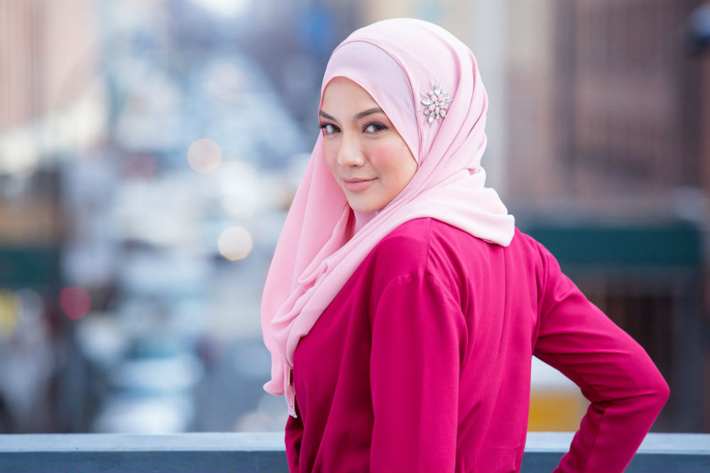 WHOS_THE_MST_GORGOUS_WOMAN_IN_YOUR_COUNTRY_34
