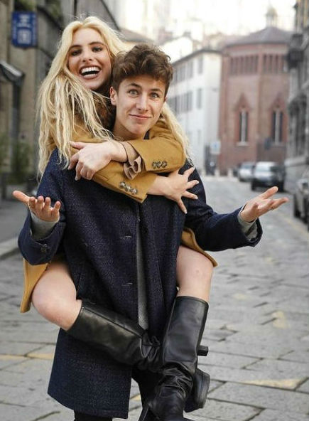 Pedirle que deje de ver a ciertas personas | 10 cosas que los hombres desearían que sus novias dejaran de hacer | Su belleza: