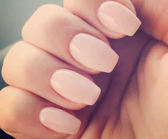 Tiene una duración de tres semanas 10 cosas que debes saber antes de ponerte uñas acrílicas | su belleza