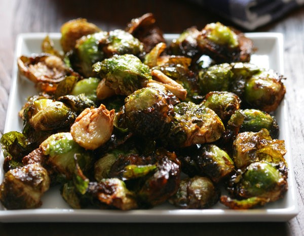 Coles de Bruselas caramelizadas | 8 ideas de platos vegetarianos para la mesa de Acción de Gracias |: Su belleza