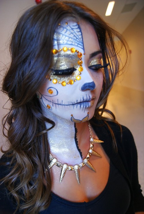 Cráneo entero | 10 ideas de maquillaje para el día de muertos |: Su belleza