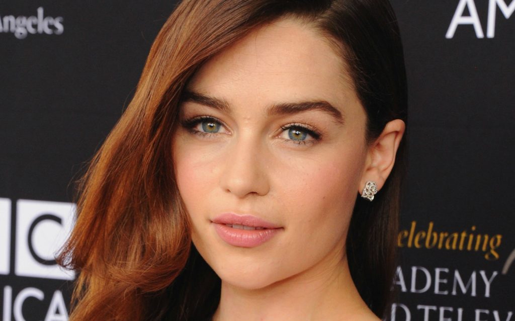 Emilia Clarke |: 10 actrices con los ojos más bellos Su Belleza