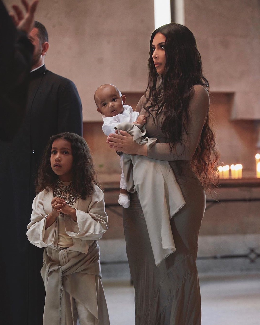 Kim Kardashian y sus hijos fueron bautizados en la iglesia armenia #1 His Beauty