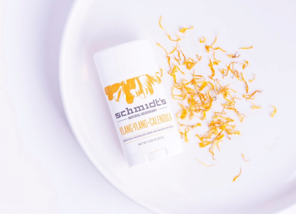 Desodorante natural Schmidt Ylang Ylang Caléndula |: 10 mejores desodorantes naturales para mujeres | su belleza