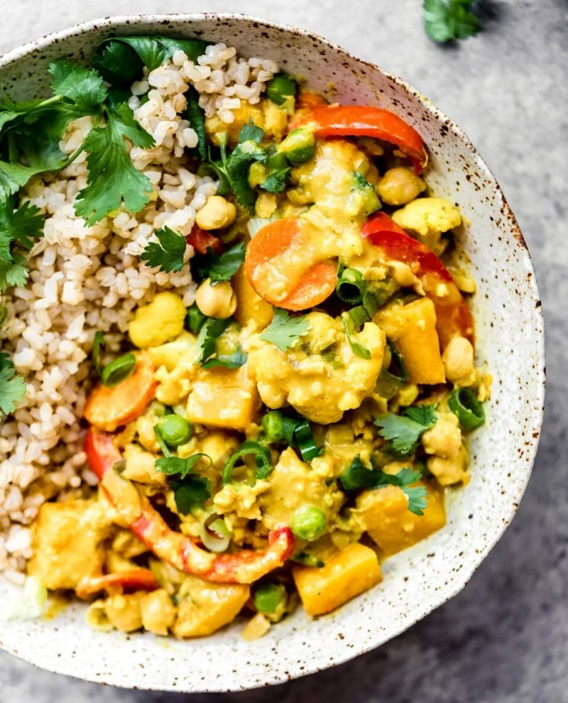 Curry de calabaza y guisantes amarillos con arroz integral con coco | 12 recetas saludables de calabaza perfectas para el otoño | su belleza