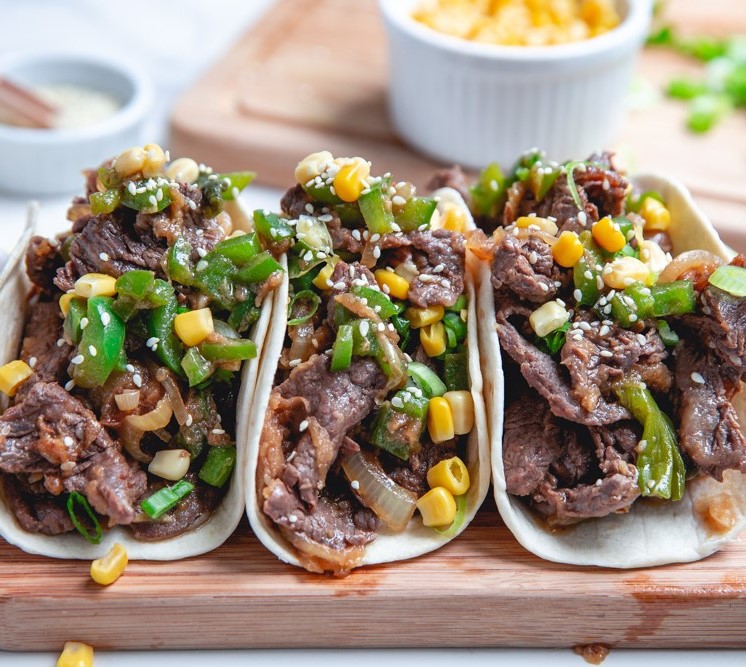 Tacos coreanos de bulgogi de carne | 10 mejores recetas para noches de cine | su belleza