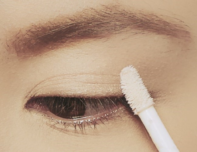 Eye Primer | 9 consejos de maquillaje que una persona con ojos entrecerrados debe conocer Su Belleza