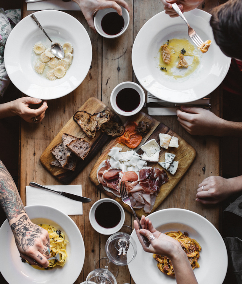 Reúne a tus amigos o familiares 8 consejos Hygge para el invierno más hermoso de todos los tiempos | su belleza